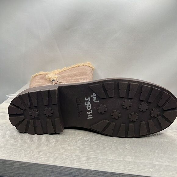 Clark’s Collection Opal Zip Stacked heel taupe suede winter boots NWT - Picture 9 of 12